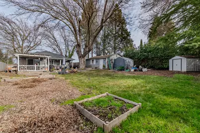 2082 College Way, Medford, OR 97504 - Photo 17