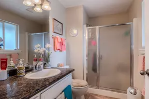 2082 College Way, Medford, OR 97504 - Photo 11