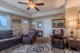 2082 College Way, Medford, OR 97504 - Photo 3