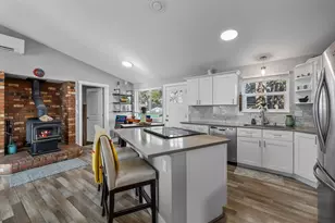 206 SW Hayes Ave, Bend, OR 97702 - Photo 3