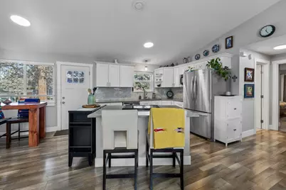 206 SW Hayes Avenue, Bend, OR 97702 - Photo 5