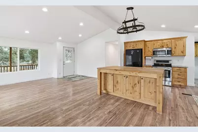 4645 NW 52nd Street, Redmond, OR 97756 - Photo 5