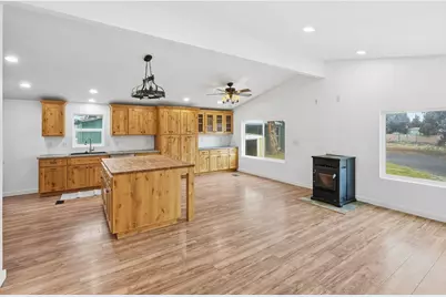 4645 NW 52nd Street, Redmond, OR 97756 - Photo 9