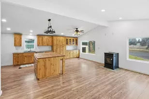 4645 NW 52nd St, Redmond, OR 97756 - Photo 9