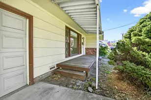 1441 Jasper St, Medford, OR 97501 - Photo 3