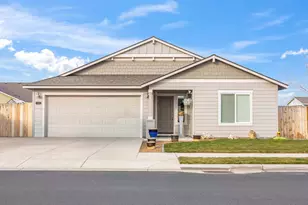 224 NW Monte Vis Ave, Madras, OR 97741 - Photo 1