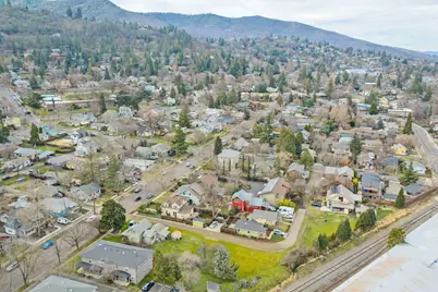 156 Van Ness Avenue, Ashland, OR 97520 - Photo 85