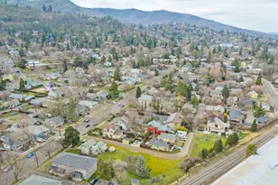 156 Van Ness Ave, Ashland, OR 97520 - Photo 85