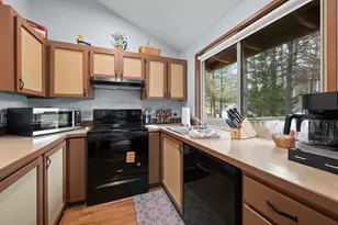 57335 Lake Aspen Ln, Sunriver, OR 97707 - Photo 11