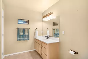 4935 Cherry Ln, Medford, OR 97504 - Photo 41