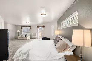 4935 Cherry Ln, Medford, OR 97504 - Photo 33