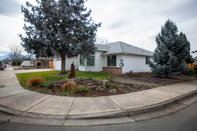 1430 Yellowstone Avenue, Medford, OR 97504 - Photo 23