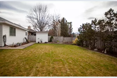 1430 Yellowstone Avenue, Medford, OR 97504 - Photo 19