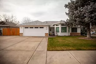 1430 Yellowstone Ave, Medford, OR 97504 - Photo 1