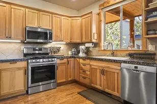 10175 Juniper Glen Cir, Redmond, OR 97756 - Photo 13