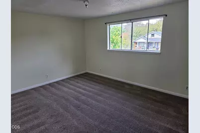 711 SW Burgess Street, Grants Pass, OR 97526 - Photo 13