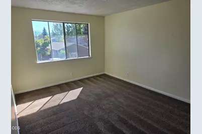 711 SW Burgess Street, Grants Pass, OR 97526 - Photo 9