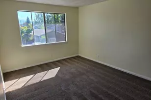 711 SW Burgess St, Grants Pass, OR 97526 - Photo 9
