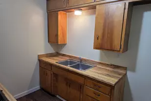 711 SW Burgess St, Grants Pass, OR 97526 - Photo 7
