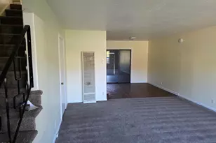 711 SW Burgess St, Grants Pass, OR 97526 - Photo 5