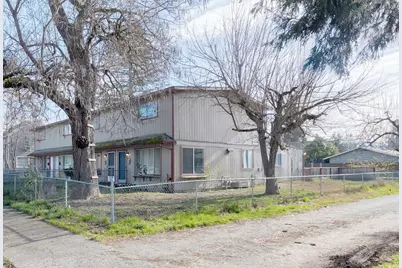 711 SW Burgess Street, Grants Pass, OR 97526 - Photo 15