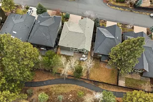 20106 Stonegate Dr, Bend, OR 97702 - Photo 57