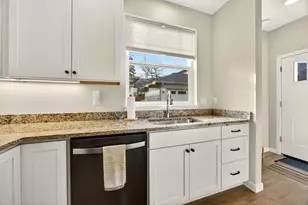 353 S Mountain Ave, Ashland, OR 97520 - Photo 11