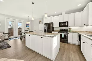 353 S Mountain Ave, Ashland, OR 97520 - Photo 7