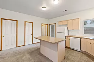 61182 Larkspur Loop, Bend, OR 97702 - Photo 11