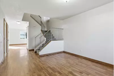 945 Win Way, Eagle Point, OR 97524 - Photo 3