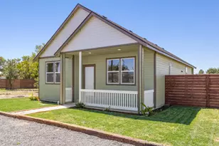 330 N Elm St, Merrill, OR 97633 - Photo 1