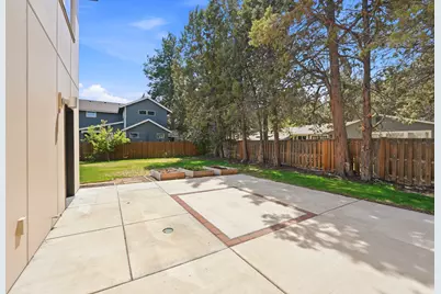 61547 SE Lincoln Lane, Bend, OR 97702 - Photo 33