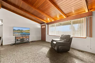 348 N 6th Street, Central Point, OR 97502 - Photo 3