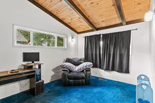 348 N 6th St, Central Point, OR 97502 - Photo 7