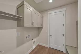 20892 SE Caldera Dr, Bend, OR 97702 - Photo 9