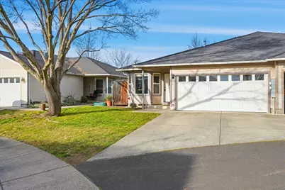 3174 Forest Hills Drive #B, Medford, OR 97504 - Photo 3