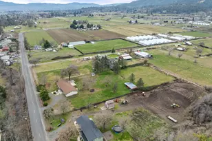 4269 Grant Rd, Central Point, OR 97502 - Photo 39