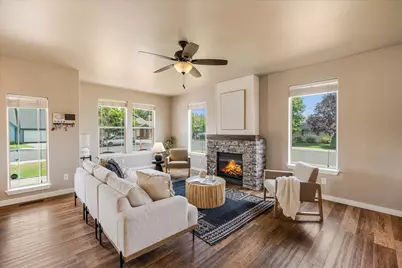 2228 NW 22nd Street, Redmond, OR 97756 - Photo 5