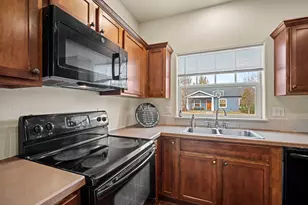 20627 White Dove Ln, Bend, OR 97702 - Photo 9