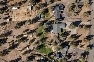 8199 SW Crater Loop Rd, Terrebonne, OR 97760 - Photo 13