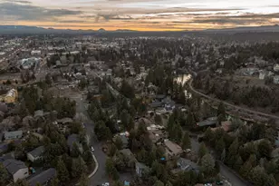 2136 NW Harriman St, Bend, OR 97703 - Photo 39