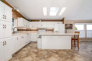 3955 S Stage Rd, Medford, OR 97501 - Photo 7