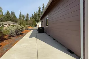 340 Cedar Ridge Dr, Cave Junction, OR 97523 - Photo 21