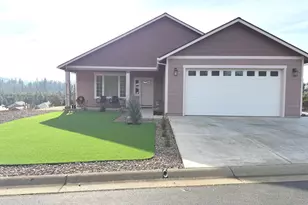 340 Cedar Ridge Dr, Cave Junction, OR 97523 - Photo 1