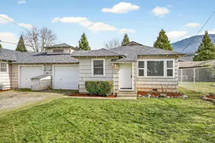 1595 Cloverlawn Dr, Grants Pass, OR 97527 - Photo 3