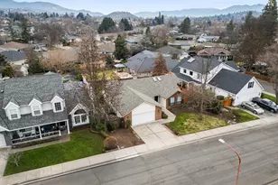 2660 Wilkshire Dr, Medford, OR 97504 - Photo 35