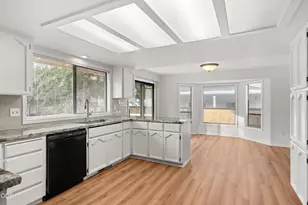 2660 Wilkshire Dr, Medford, OR 97504 - Photo 15