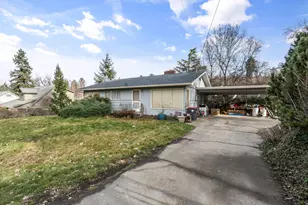 535 Applegate St, Jacksonville, OR 97530 - Photo 3