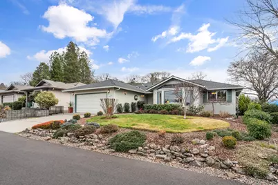 2414 Heritage Way, Medford, OR 97504 - Photo 3