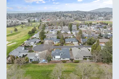 2414 Heritage Way, Medford, OR 97504 - Photo 41